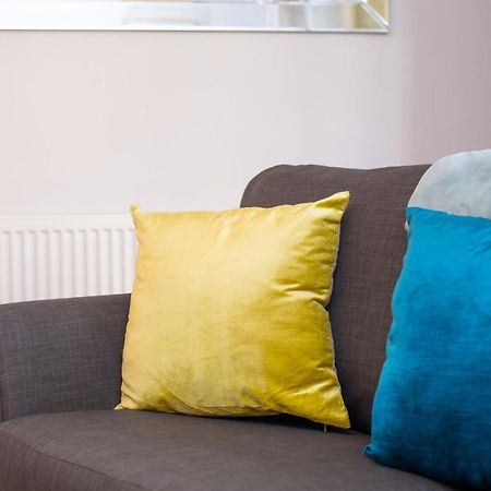 Parking, Garden, En-Suite & Tv'S In All Rooms, Large Living Space Swansea Exteriér fotografie