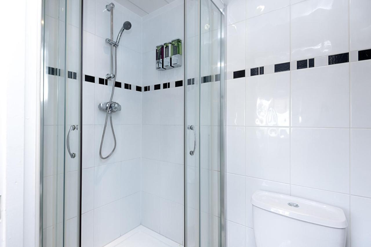 Parking, Garden, En-Suite & Tv'S In All Rooms, Large Living Space Swansea Exteriér fotografie