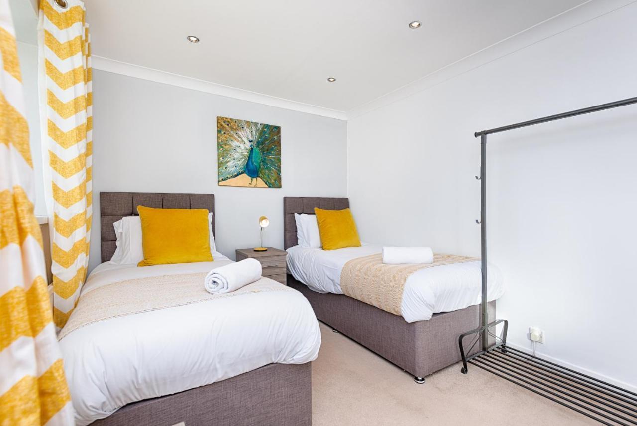 Parking, Garden, En-Suite & Tv'S In All Rooms, Large Living Space Swansea Exteriér fotografie
