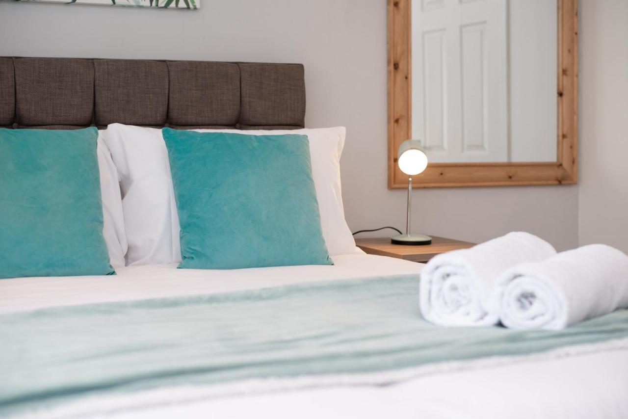 Parking, Garden, En-Suite & Tv'S In All Rooms, Large Living Space Swansea Exteriér fotografie