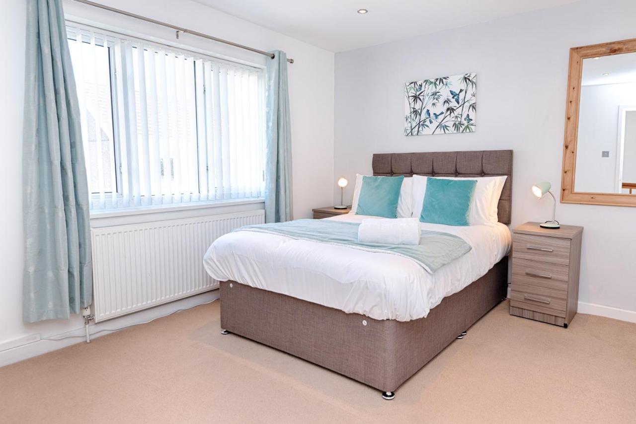 Parking, Garden, En-Suite & Tv'S In All Rooms, Large Living Space Swansea Exteriér fotografie