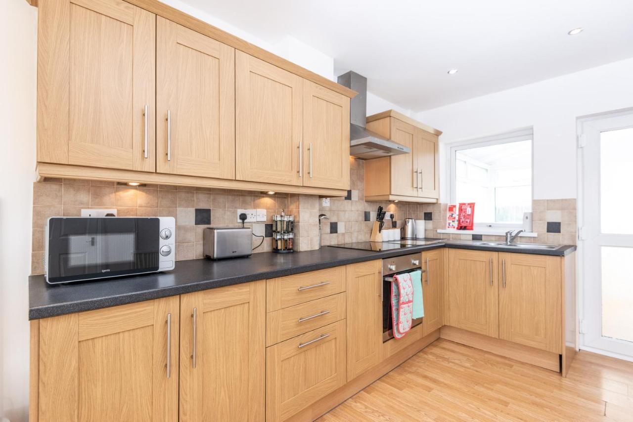 Parking, Garden, En-Suite & Tv'S In All Rooms, Large Living Space Swansea Exteriér fotografie