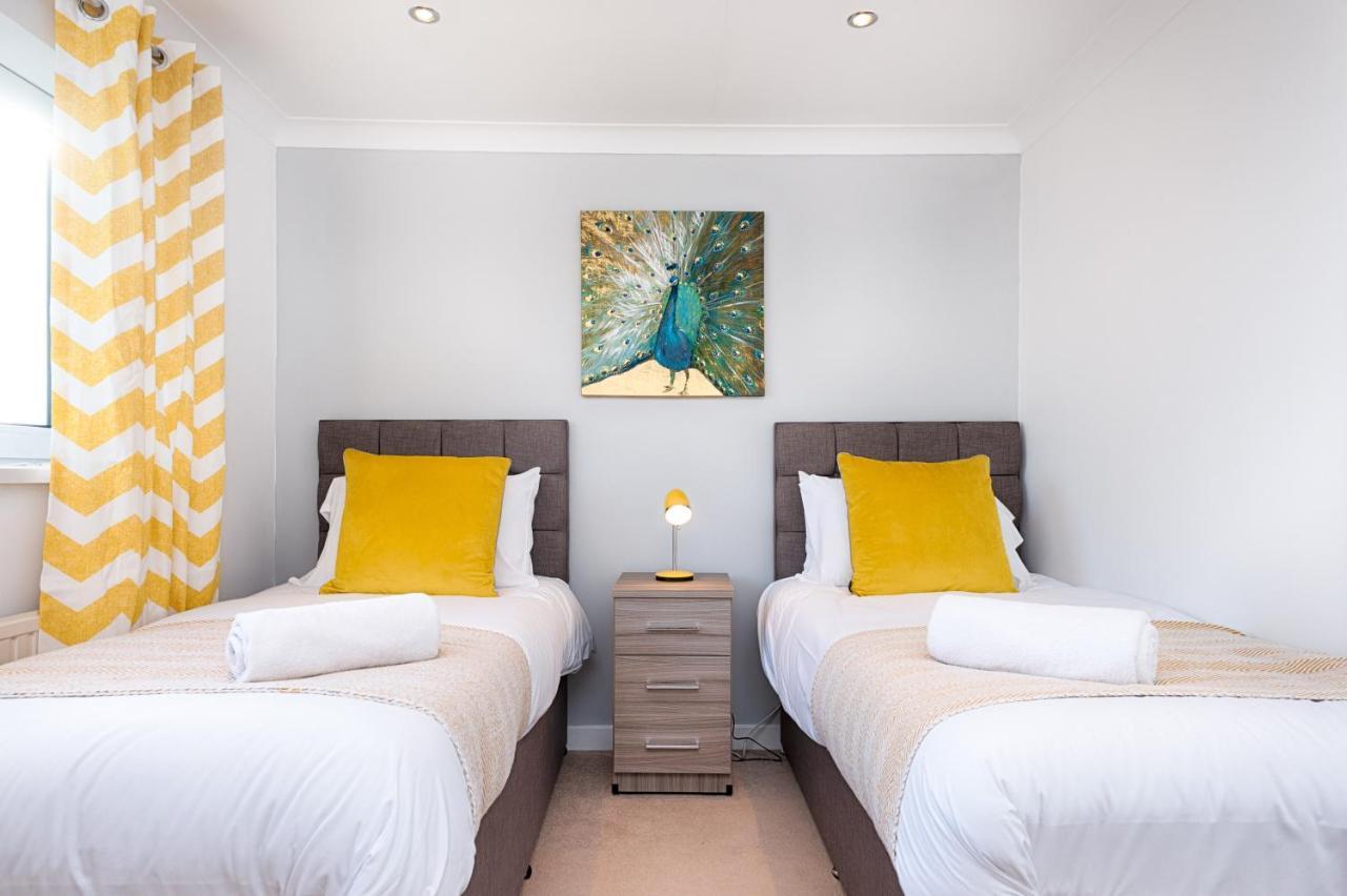 Parking, Garden, En-Suite & Tv'S In All Rooms, Large Living Space Swansea Exteriér fotografie